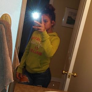 Meet your Posher, Elissana